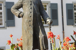 Statue von Heinrich Hansjakob in Hagnau auf dem Weg nach Bregenz