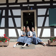 Die Weinhoheiten: Die Badische Weinkönigin Julia Noll und die Badischen Weinprinzessinnen Alisa Höll und Katharina Bruder (Beate Kierey) Die Weinhoheiten: Die Badische Weinkönigin Julia Noll und die Badischen Weinprinzessinnen Alisa Höll und Katharina Bruder (Beate Kierey)