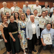 TOP TE Riesling 10. Juli 2024 - Dollenberg - alle Siegerbetriebe mit der Hoteliersfamilie Birgit und Meinrad Schmiederer

(Beate Kierey)