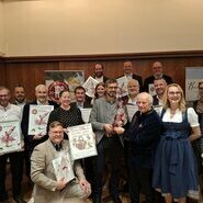 Die Siegerbetriebe des Top Ten Spätburgunder Wettbewerbs mit Hoteliersfamilie Schmiederer © Hubert Matt-Willmatt