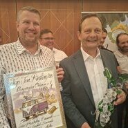 Das Weingut & Privatkellerei Bimmerle belegte bei den Top Ten Betrieben den ersten Platz: Siegfried Bimmerle (re) und Kellermeister Philipp Milke © Hubert Matt-Willmatt Das Weingut & Privatkellerei Bimmerle belegte bei den Top Ten Betrieben den ersten Platz: Siegfried Bimmerle (re) und Kellermeister Philipp Milke © Hubert Matt-Willmatt