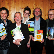 auszeit: Vorstellung des neuen Freizeitführers mit dem Fotografen Clemens Emmler, Tino Schneider (srp), GF Ulrike Schneider, Textautor Hubert Matt-Willmatt und Marketingleiter Albrecht Nitz (v. li n. auszeit: Vorstellung des neuen Freizeitführers mit dem Fotografen Clemens Emmler, Tino Schneider (srp), GF Ulrike Schneider, Textautor Hubert Matt-Willmatt und Marketingleiter Albrecht Nitz (v. li n.