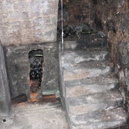 Das Weinversteck unter der Treppe Das Weinversteck unter der Treppe