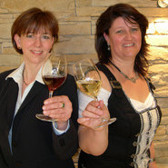 Beate Kierey (li) und Doris Kist (re) die beiden Ortenauer Weinguides des Affentaler Frauenzimmers 