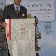 CMT 2005 - Vorstellung der neuen Straßenkarte 'Vom Neckar zum Schwarzwald und Bodensee' mit Gf. Wolfgang Köhler der Dt. Fachwerkstraße (Foto: R. Wimmer)