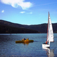 Barrierefrei Bootfahren auf dem Schluchsee (Bild. Eisl, Segelzentrum Schluchsee) Barrierefrei Bootfahren auf dem Schluchsee (Bild. Eisl, Segelzentrum Schluchsee)