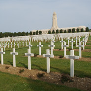 Verdun - Ossuaire Douaumont + Friedhof (S. LATOURTE)