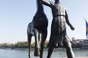 Basel Bronzeamazone an der Mittleren Brücke